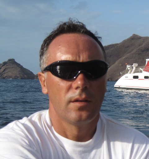 Yvan Marechal, avec Milo-One au mouillage